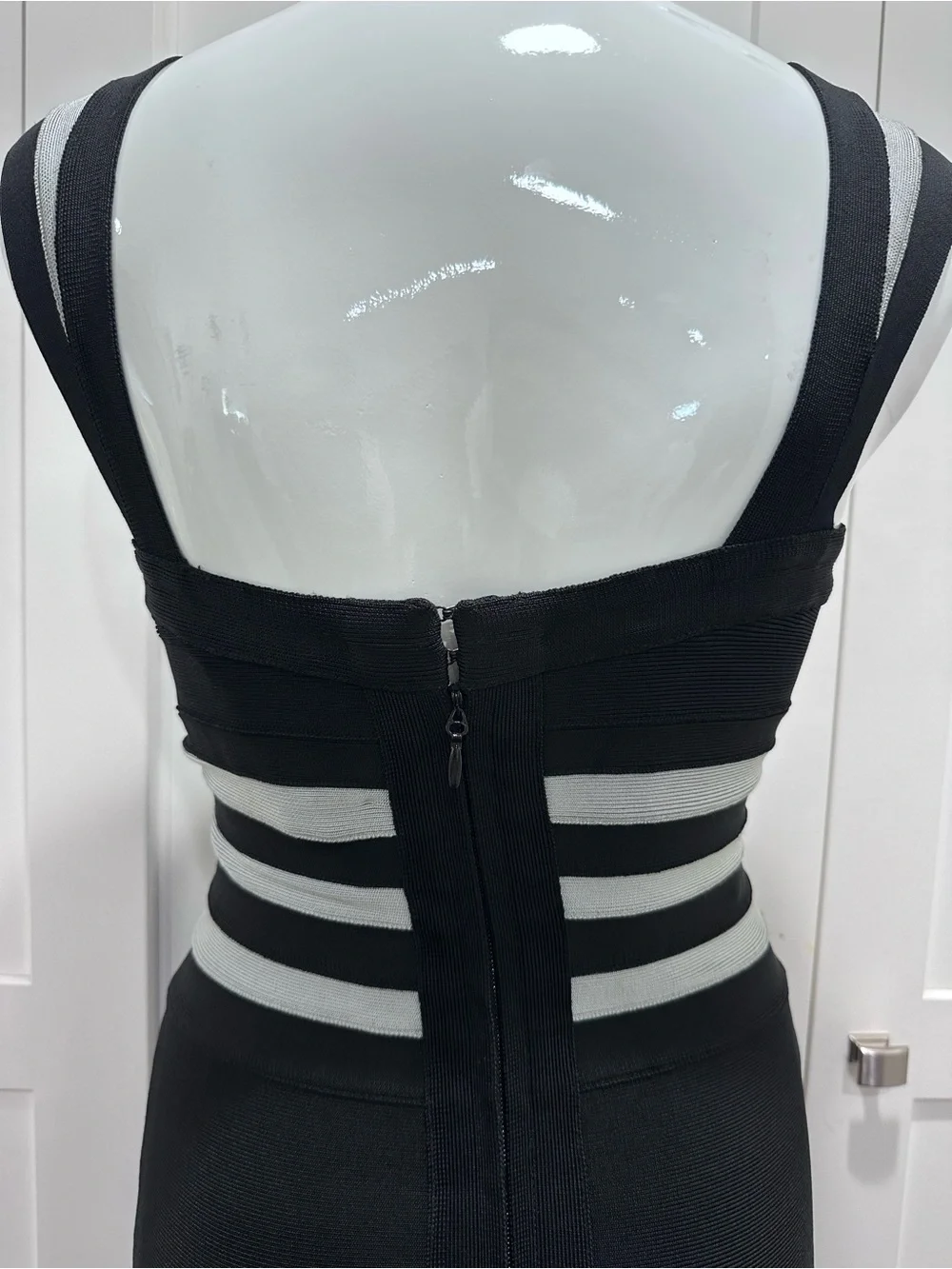 Herve Leger Black Bandage V-Neck Bodycon Dress - Picture 5 of 7